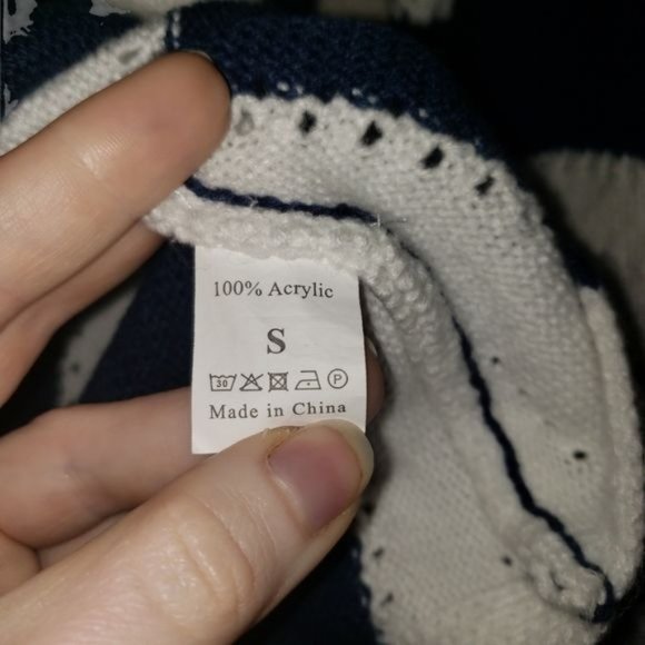 Striped Knit V-Neck Oversized Sweater Size Small - Picture 2 of 5